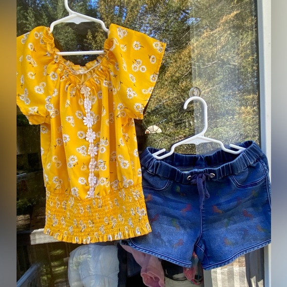 GIRL BLOUSE AND SHORT - Picture 6 of 7